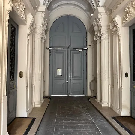 Private Near Champs Elysee With Air Conditioner Paříž