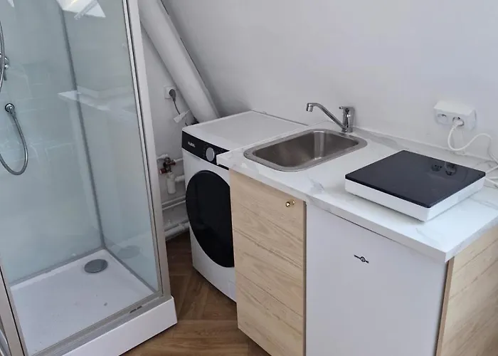 Private Near Champs Elysee With Air Conditioner